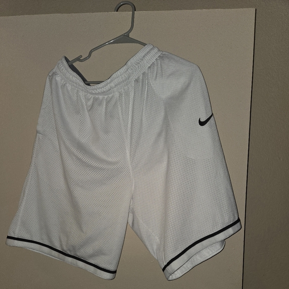 Nike - Picture 1 of 2